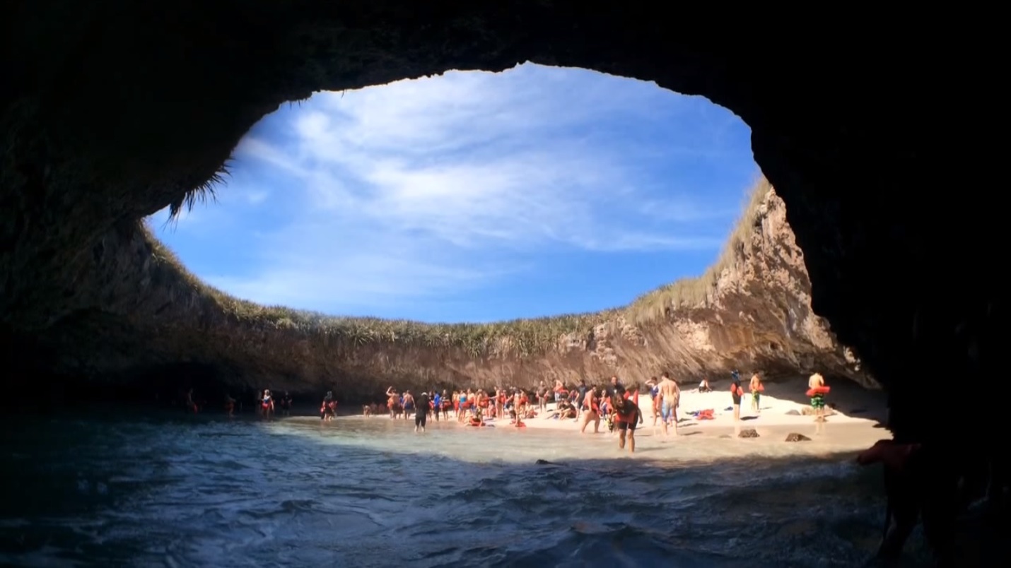 VIDEO: See the incredible hidden beach in Mexico that you have to swim ...