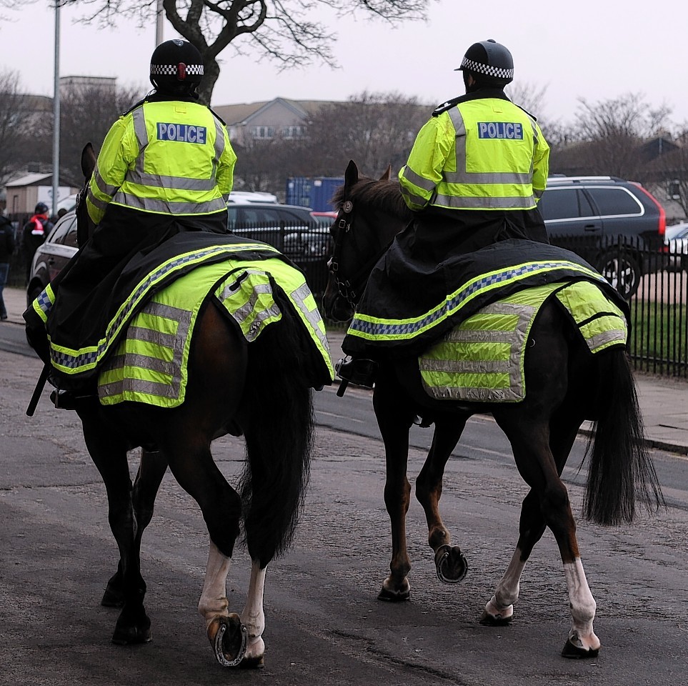 mounted-police-officer-duties-and-responsibilities