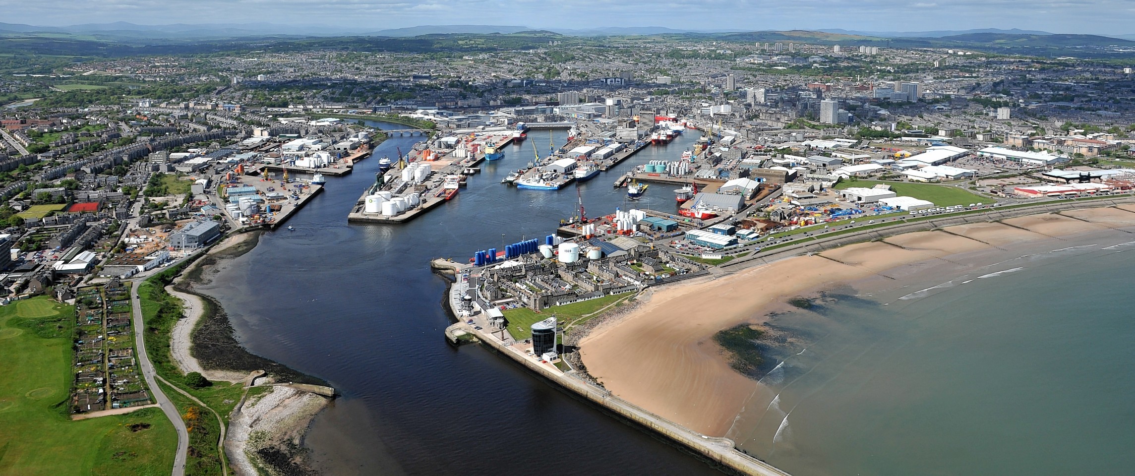 Морской порт Глазго. Глазго Шотландия порт. Абердин Шотландия пляж. Aberdeen порт.