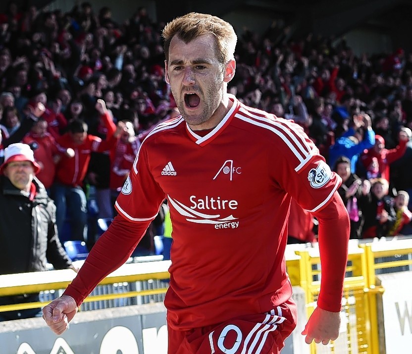 Aberdeen Forward Niall Mcginn Prepares For Hectic Summer Press And Journal