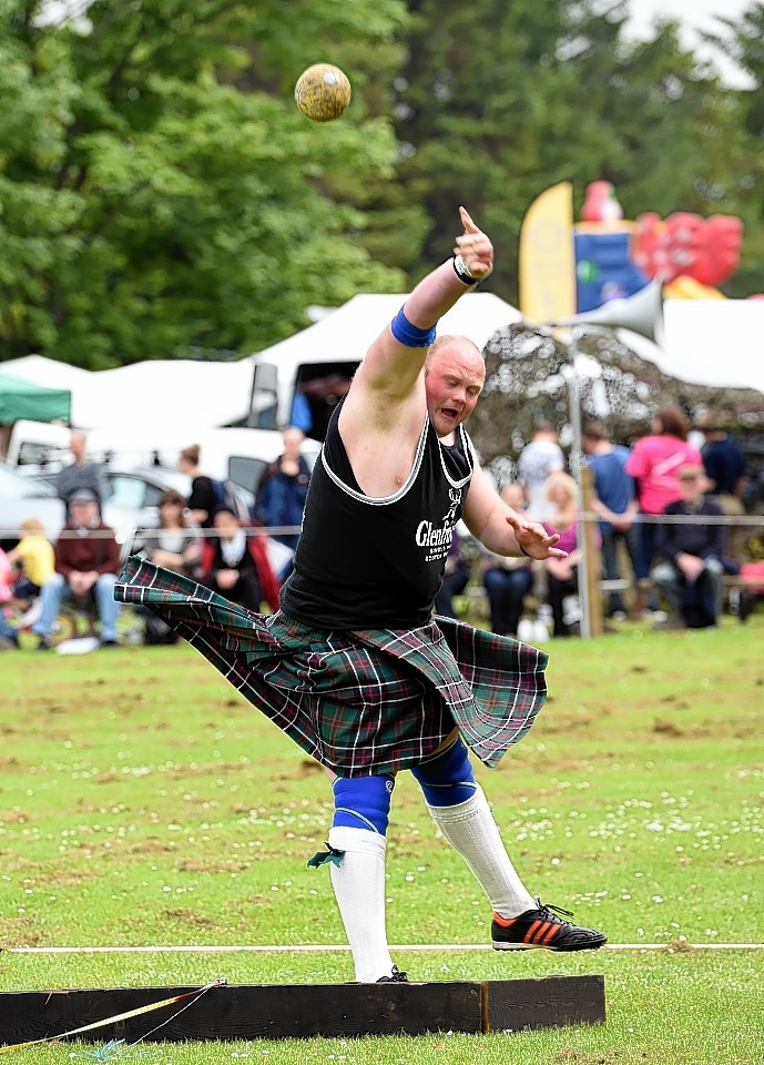 PICTURES: Record-breaking day at Oldmeldrum Highland Games