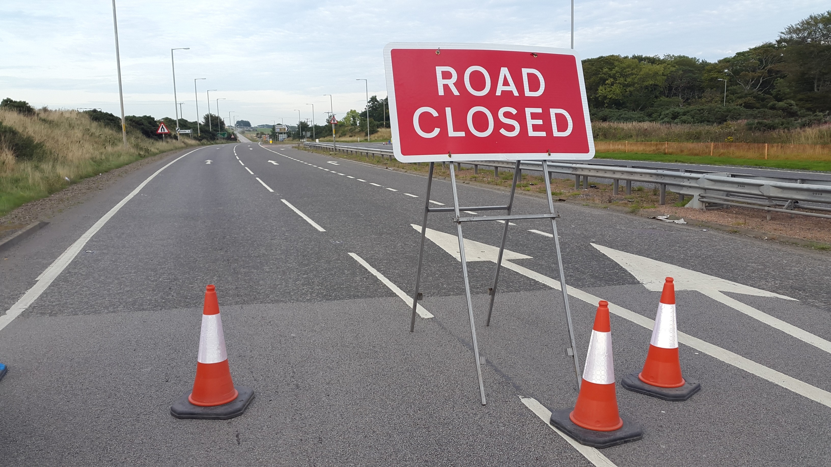 A90 closed after one car crash