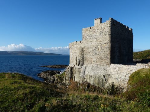 Mingary-looking-west-blue-sky-496x372