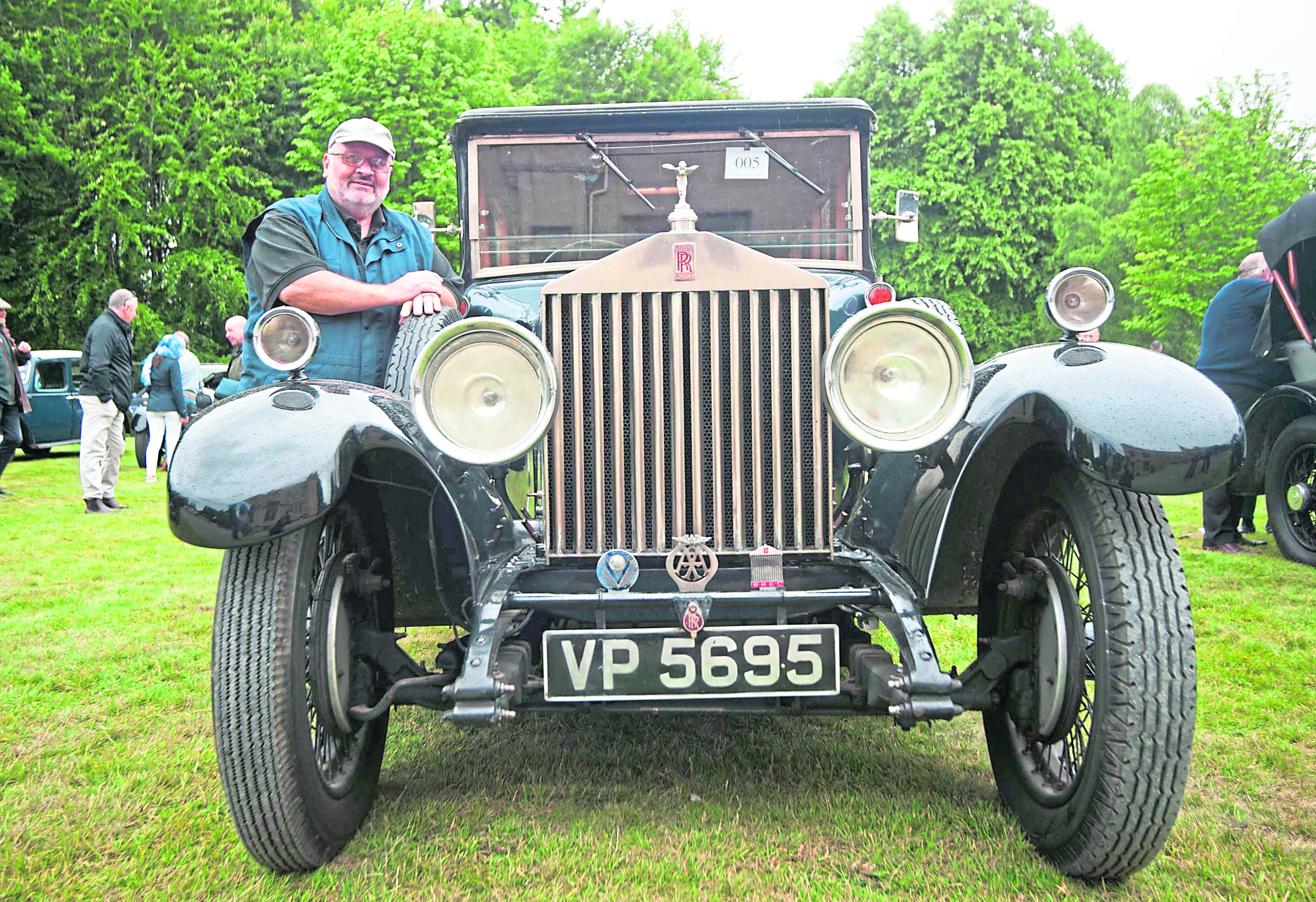 GALLERY Classic cars cruise to Brodie Castle