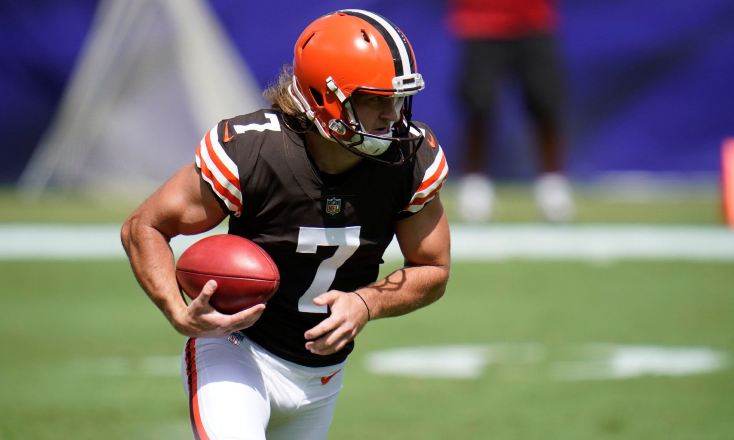 Cleveland Browns' Scottish NFL star Jamie Gillan backs UK team as fans back  him for Pro Bowl – The Scottish Sun