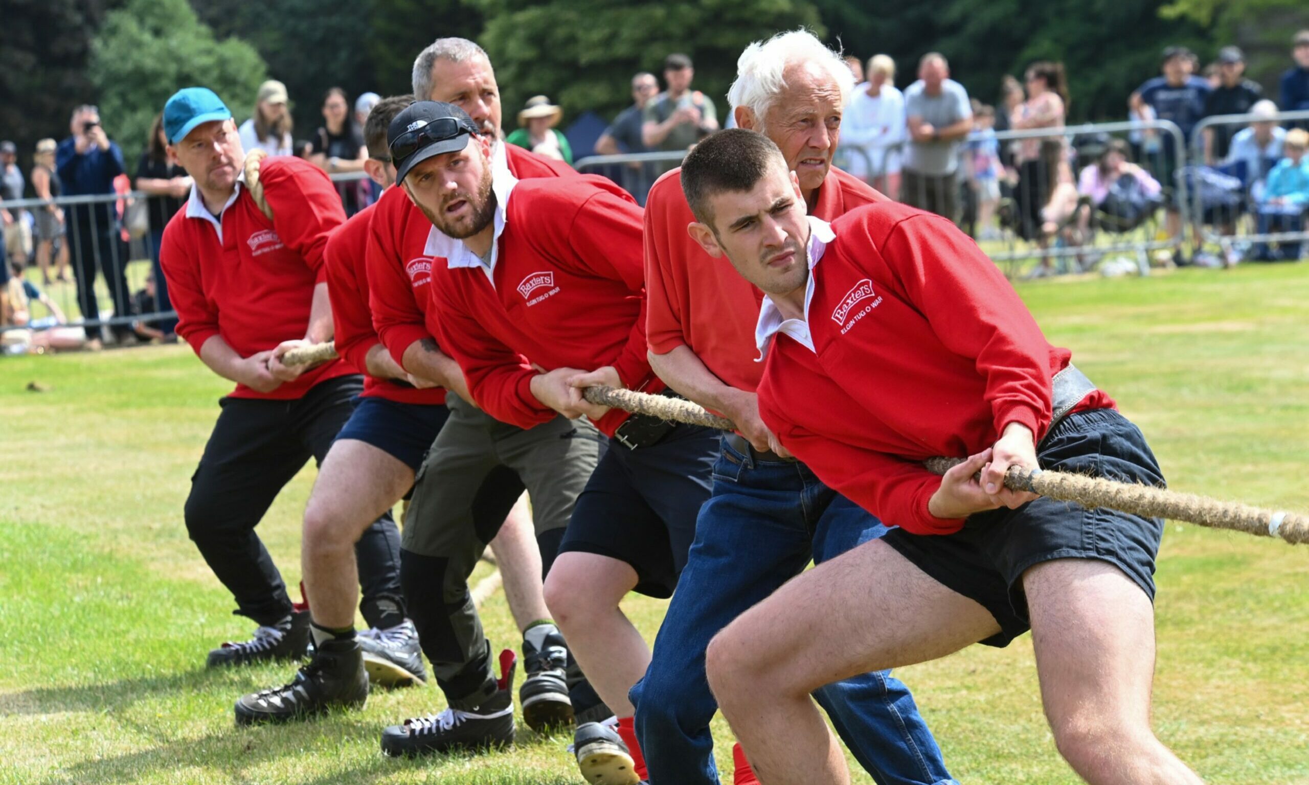 gallery-soaking-up-the-fun-and-sun-at-aberdeen-highland-games-2023