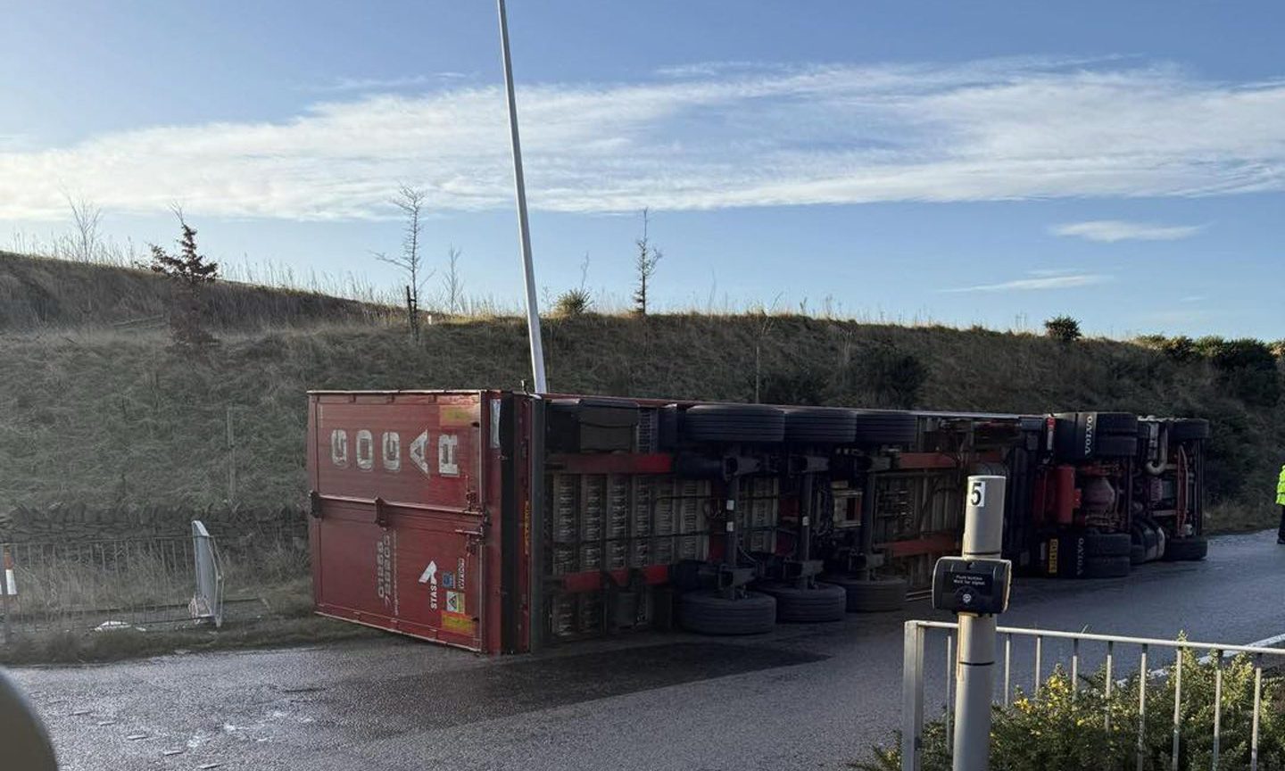 A90 Stonehaven slip road restricted due to overturned lorry