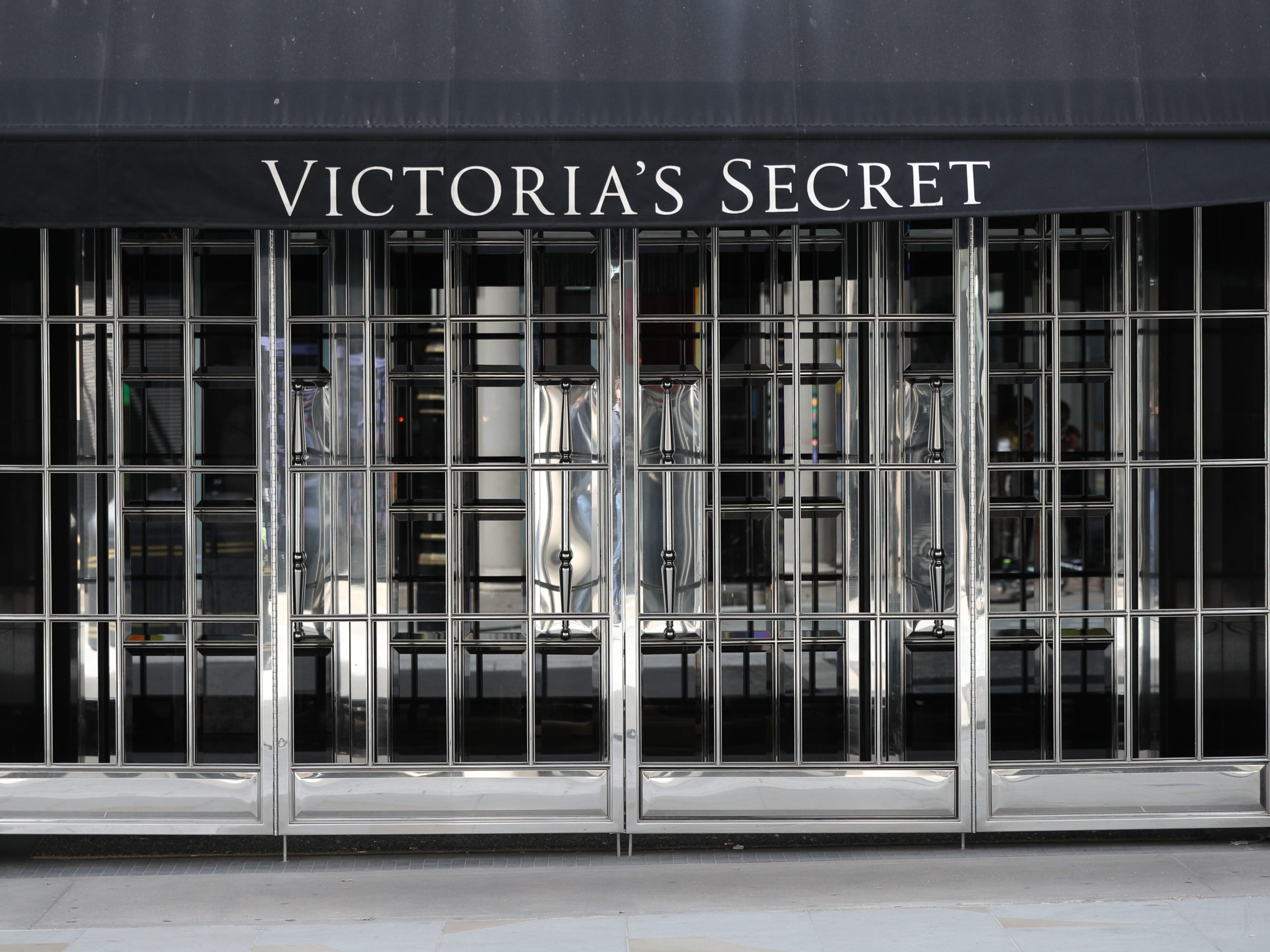 Lingerie chain Victorias Secret UK goes into liquidation