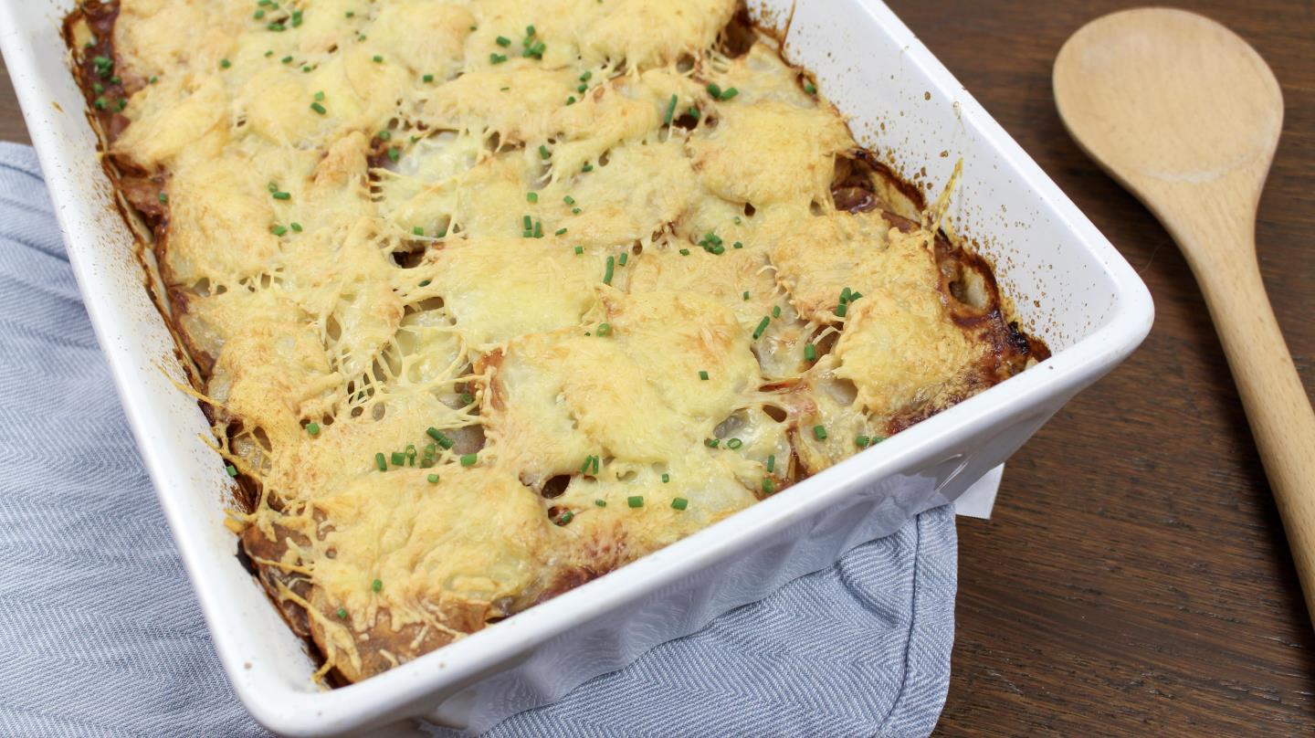 Get stuck into Scott Baptie's cheesy potato and beef casserole recipe