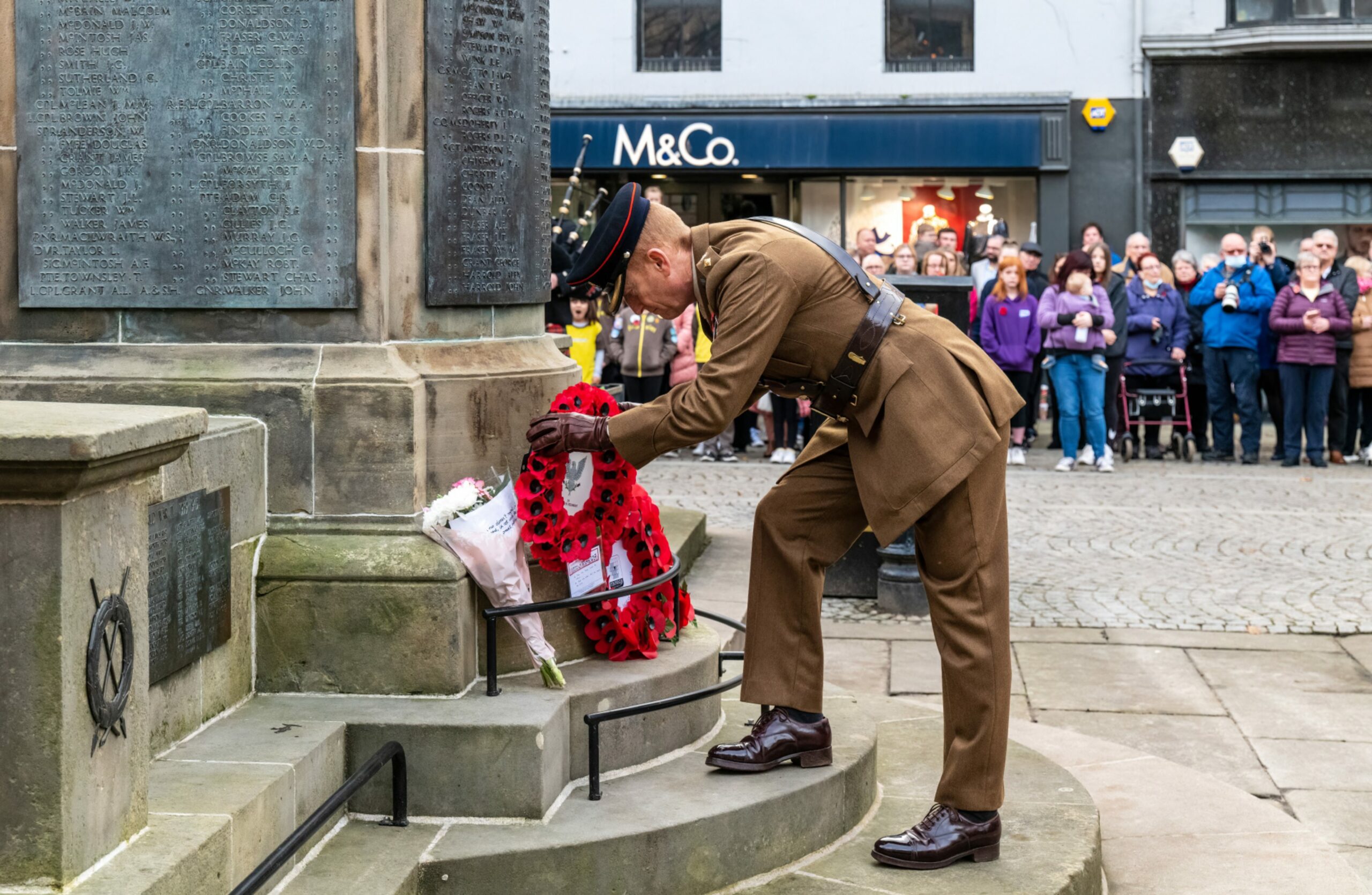 Gallery Elgin pays its respects on Remembrance Sunday